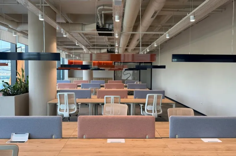 Vadistanbul Kiralık Ofis 991m2 Mobilyalı Taşınmaya Hazır Teraslı