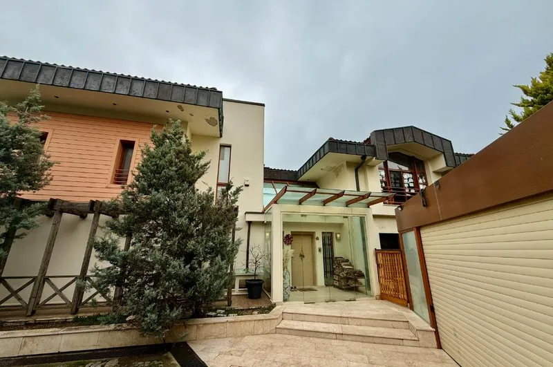 Sarıyer Satılık Villa Marenegro Denize Sıfır 8+2 KDV Avantajlı