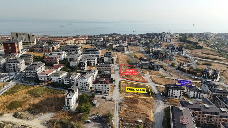BEYLİKDÜZÜ KAVAKLI 7 DAİRE 1 DÜKKAN KOMPLE SATILIK BİNA