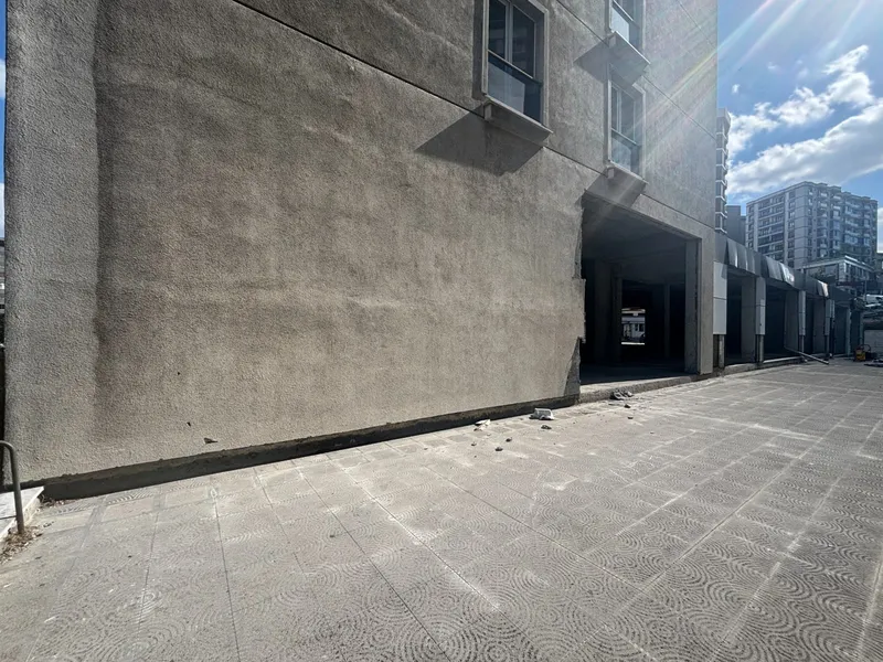 ESENYURT PİRİ REİS MAHALLESİ 3800m² KOMPLE SATILIK DÜKKAN MAĞAZA