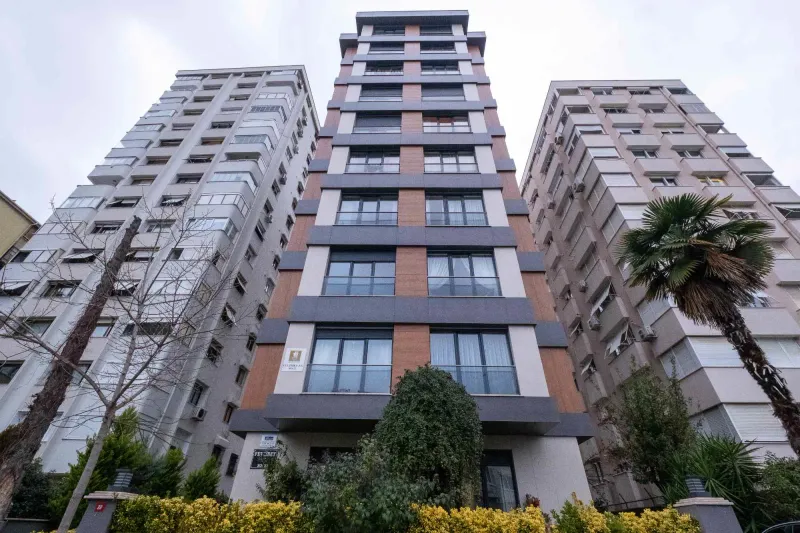 FENERYOLU BAĞDATA 2.PARALEL YENİ BİNA 140 M2 NET 4+1 BAHÇE KATI