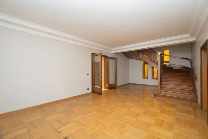 TARİHE TANIKLIK ETMİŞ 500 M2 NET TİCARİ VEYA KONUTA UYGUN KÖŞK 3