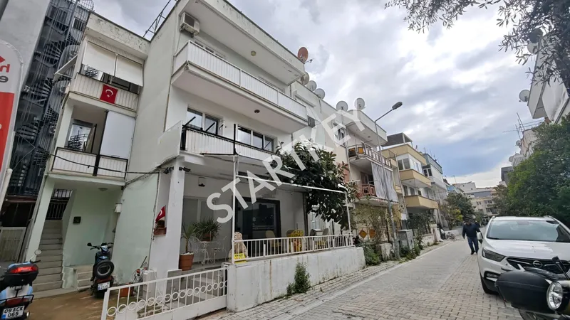 Kuşadası Merkezde Satılık 3+1 Bahçe Katı Daire