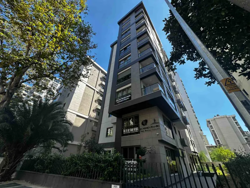 ETHEM EFENDI CADDESI SATILIK 3+1 ÖZEL ADA MUTFAKLI BALKONLU