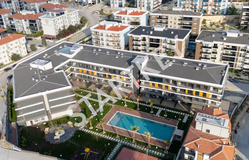 Kuşadası'nda Havuzlu Doğalgazlı Kiralık 1+1 Daire