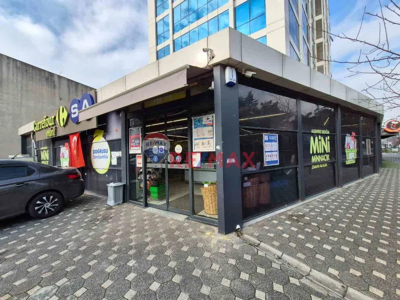 TICARET HAYATININ MERKEZINDE BİLİM TOWER'DA 50MT CEPHELI DÜKKAN