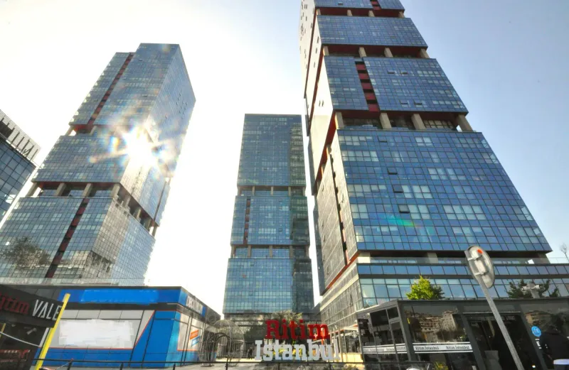 RİTİM İSTANBUL BAHÇE TERASLI KAPALI MUTFAKLI FULL EŞYALI 1+1OFİS