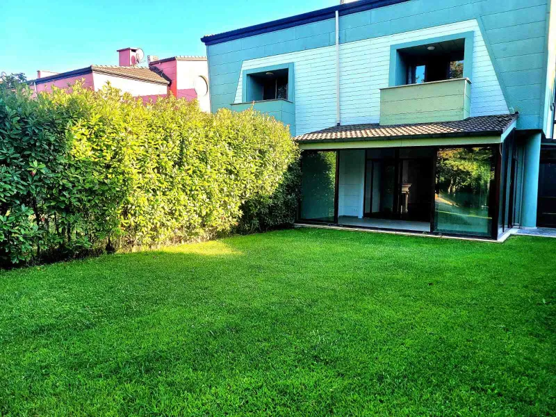 🌿 ÇEKMEKÖY GÖL KONAKLARI SATILIK GENİŞ BAHÇELİ 4+1 VİLLA