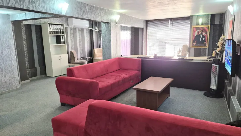 1 KONAK GÜNEŞLİ’DE 140 M² ÇİFT KATLI OFİS VE İŞ YERİ