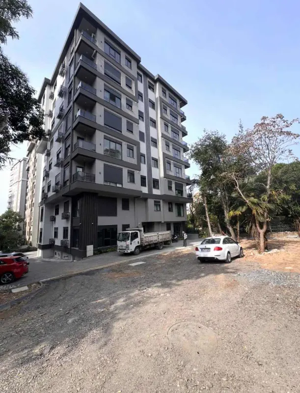 KIZILTOPRAK’TA MERKEZİ KONUMDA, BALKONLU SIFIR 2+1 KİRALIK DAİRE