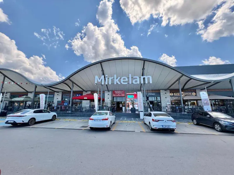 SAMANDIRA TEM OTOBANINDA MİRKELAM KUZEY TESİSLERİ’NDE 2 KATLI 640 M² KİRALIK DÜKKAN