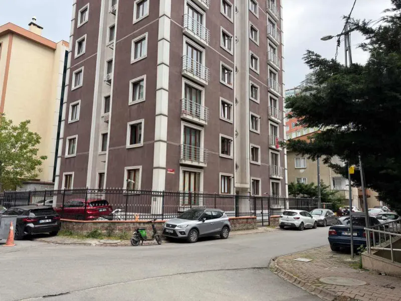 ÜMRANİYE İNKILAP’TA GÜNEY CEPHE 3+1 | 2 BANYO | BALKON | KAT MÜLKİYETLİ