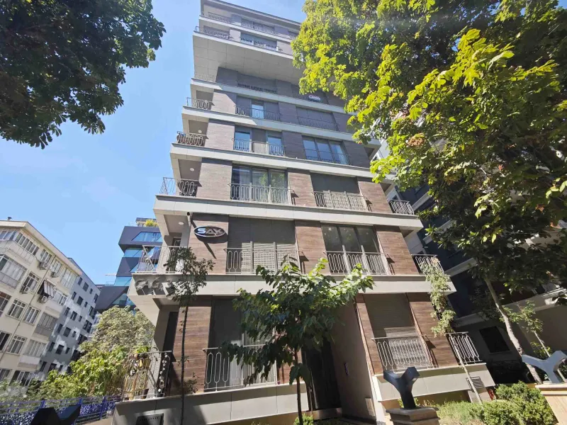 ERENKÖY NEŞET USMAN SOKAK SIFIR GENİŞ 3+1 105M2 NET OTOPARKLI