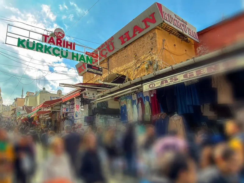 KAPALIÇARŞI TARİHİ KÜRKÇÜ HAN SATILIK DÜKKAN-REMAX KAYA