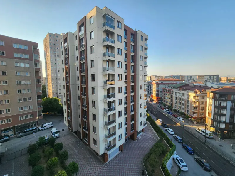 PANORAMA TOPKAPI EVLERİ’NDE DENİZ MANZARALI, YÜKSEK ŞEREFİYELİ KİRALIK 2+1 DAİRE!