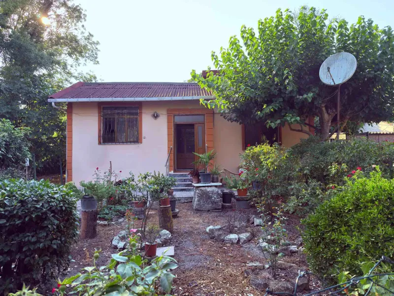 ARNAVUTKÖY BOYALIK'TA BAHÇELİ MÜSTAKİL YAŞAM FIRSATI-REMAX KAYA