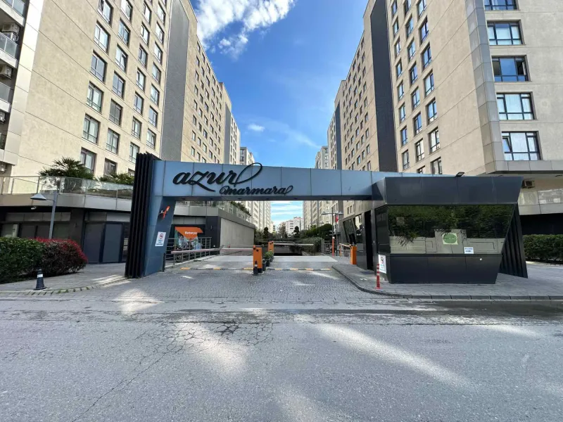 AZUR MARMARA SİTESİ BEYLİKDÜZÜ YEŞİLYURT CADDE 4+1 SATILIK DAİRE