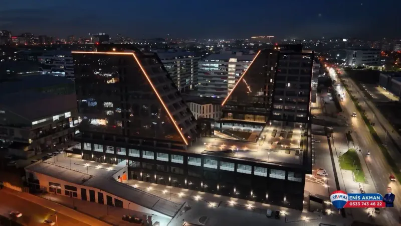 KİRALIK A+PLUS PLAZA'DA 85 M² LÜKS AKILLI OFİS METROYA 250 METRE