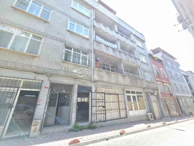 REMAX KAYA BAYRAMPAŞA FİLİZ SOKAK 85 M2 ATOLYEYE DEPOYA  UYGUN SATILIK DÜKKAN