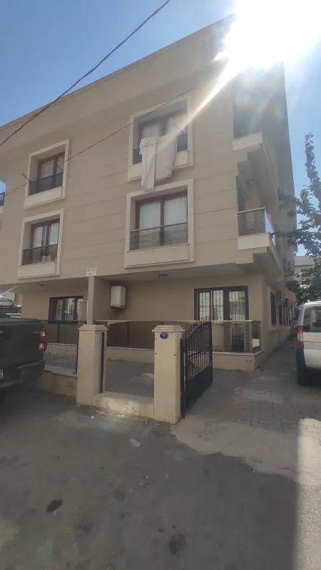 TINAZTEPE HAST. KARŞISI KÖŞE BALKONLU FULL EŞYALI 5 YAŞ 60 M2 1+1 DAİRE 2