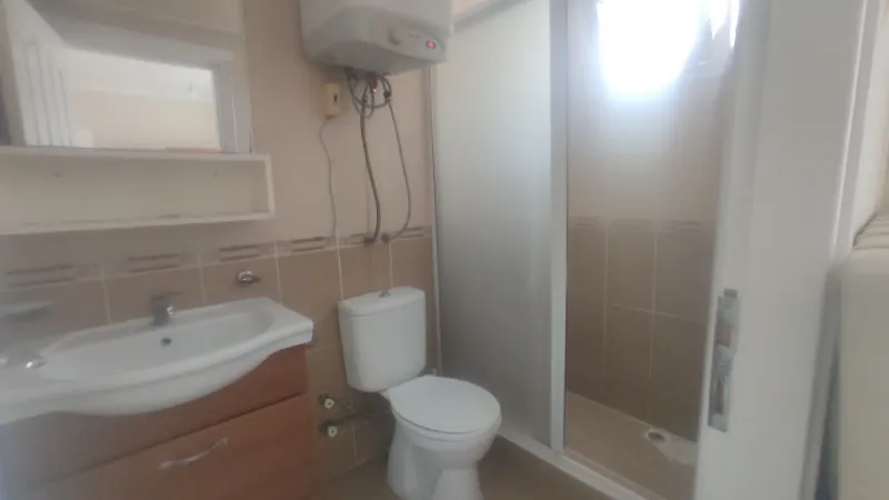 BUCA ÜÇKUYULAR MERKEZDE 70 M2 -1+1 EBV BANYOLU ÇİFT CEPHE DAİRE 3