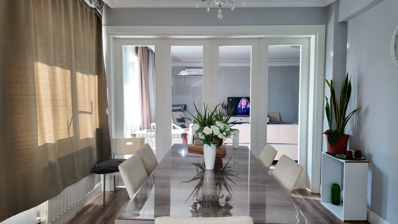 ŞİRİNYER in YEŞİL KORDONUNDA 155 M2 HİPODROM MANZARALI DAİRE