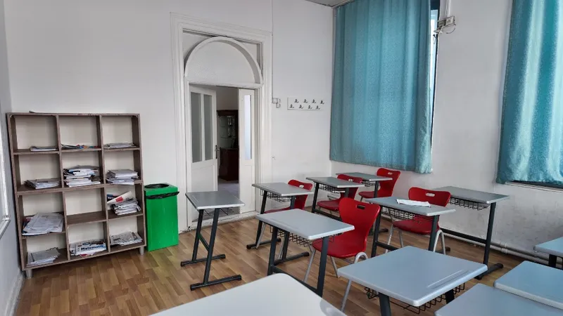 BUCA HEYKEL MEYDANINDA TİCARİ KULLANIM TARİHİ KÖŞK VE YENİ BİNA 3