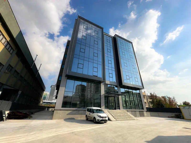 REMAX EBRU'DAN BASINEKSPRESE PARALEL İSKANLI EMSALSİZ BİNA
