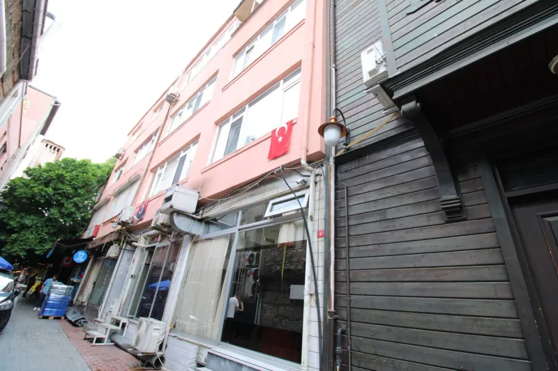 REMAX EBRU'DAN ARNAVUTKÖY KARAKOL YANI SAHİLE PARALEL CADDEDE
