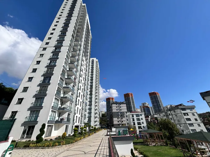 ŞEHRİ DENİZ SİTESİ LEBİ DERYA DENİZ MANZARALI KİRALIK 1+1 DAİRE