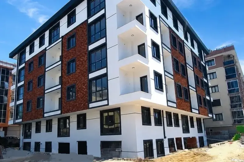 CEVİZLİ BAĞDAT CADDESİ 3. BİNADA 1+1 YENİ DAİRE